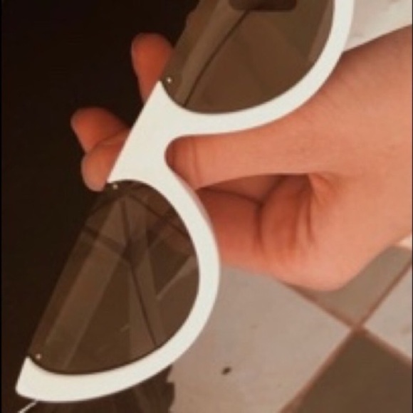 Flat Top Moon Shape Semi Rimless Frame Cat Eye Sunglasses - Various Colors - Picture 5 of 5